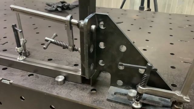 Применение оснастки к 3D сварочному столу. Обзор. смотреть онлайн