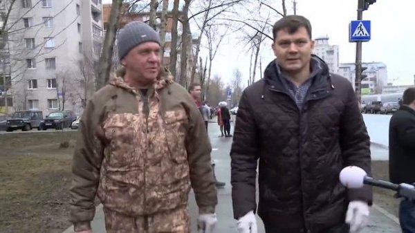 Чистоту в центре города навели 400 работников Вологодского оптико-механического завода