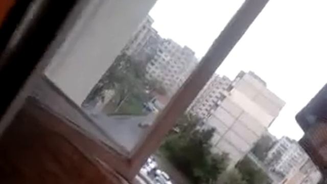 А всего лишь водил пальцем по стеклу) смотреть онлайн