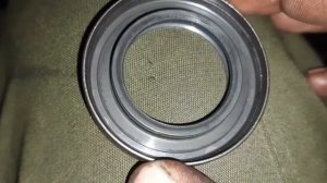 Как заменить сальник задней полуоси на Ниве Шевроле.