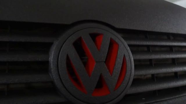 Volkswagen Multivan в чёрном RAPTOR U-POL смотреть онлайн
