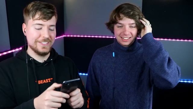 Donating $100,000 To Twitch Streamers! смотреть онлайн