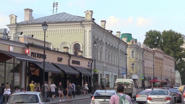 Улицы Маросейка и Покровка летним вечером смотреть онлайн