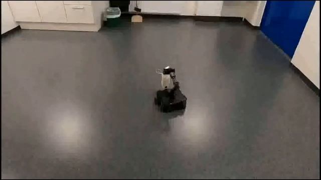 Students controlling a Turtlebot3 Waffle Pi with Open Manipulator using an Xbox controller смотреть онлайн