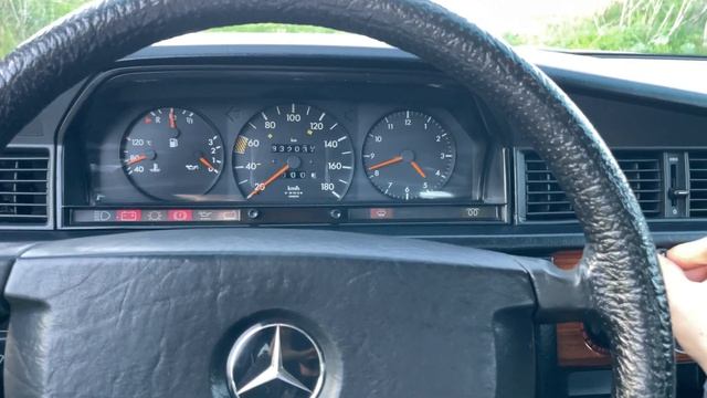1990 Mercedes 190D - Walkaround and Startup смотреть онлайн
