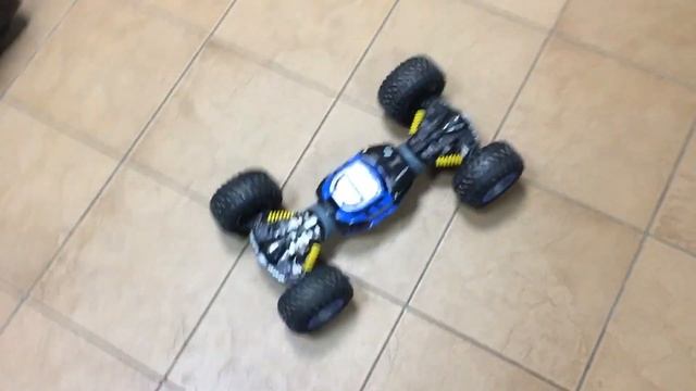 Машинка перевертыш Hyper ! 2 в 1: гоночный болид и внедорожник! смотреть онлайн
