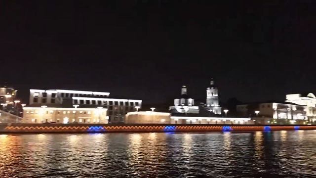 Большой Устьинский мост в Москве ночью смотреть онлайн