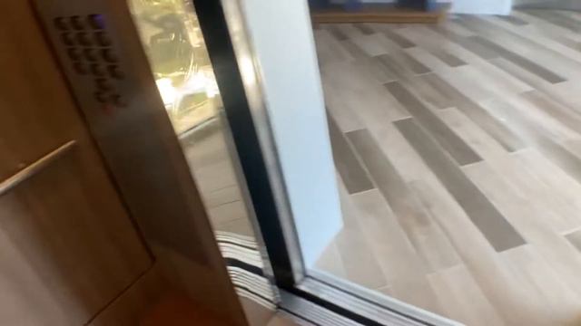 350 FPM Traction Elevators At The Hilton Fort Lauderdale Marina In Fort Lauderdale FL смотреть онлайн