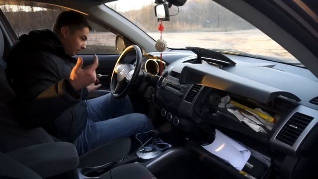 Один владелец. 200 тыс.км. OUTLANDER XL