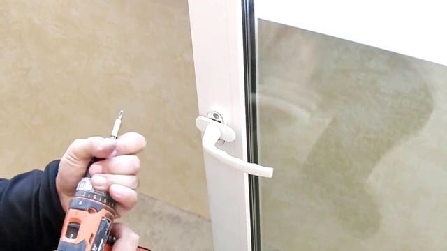 Ремонт пластиковых окон. Этап 3 Снимаем ручку и часть фурнитуры смотреть онлайн