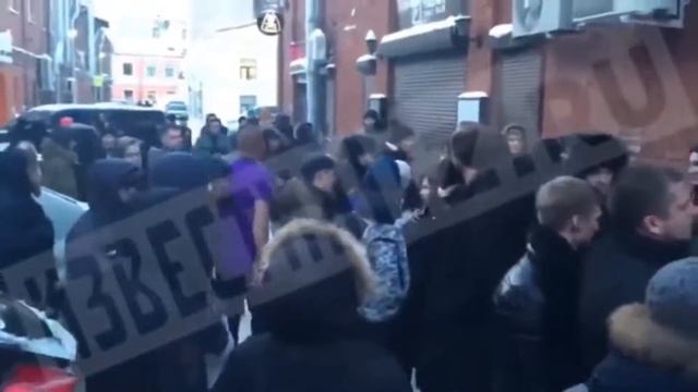 VERSUS GUF vs ПТАХА 30 Кадры после батла Результат батла Ресторатор смотреть онлайн