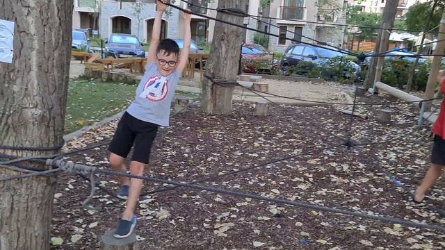 Даниэль в парке где живут кролики смотреть онлайн