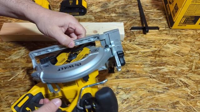 Фанатам DeWalt circular saw смотреть онлайн