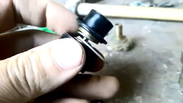 Разборка аварийного сбросного клапана смотреть онлайн