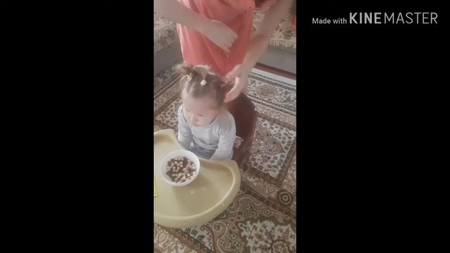 Прическа на девочку . Простая оригинальная прическа на маленькую девочку. смотреть онлайн