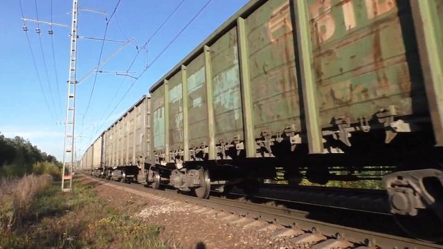 2ЭС10-132 "Гранит" с грузовым поездом смотреть онлайн