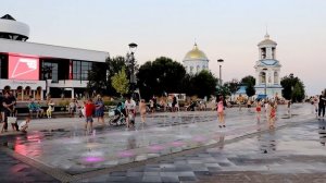 Поющие фонтаны на Советской площади в Воронеже
