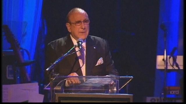 Whitney Houston: Clive Davis' tribute at pre-Grammy party смотреть онлайн