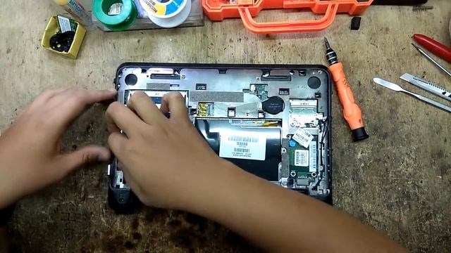 Cara Bongkar Laptop HP MINI 110 / HP MINI 110 Disassembly смотреть онлайн