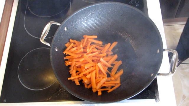 Баранина в остром соусе с оригинальным пюре смотреть онлайн