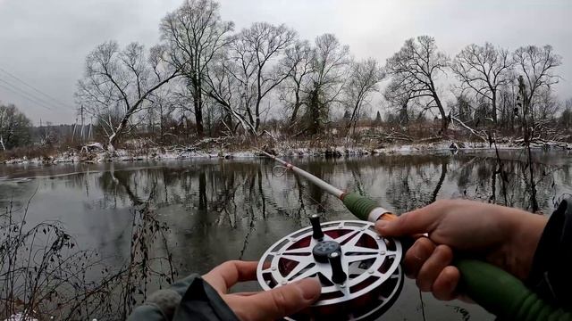 Рыбалка на отцовский спиннинг СССР и советские блесна на щуку как в детстве. Назад в прошлое смотреть онлайн