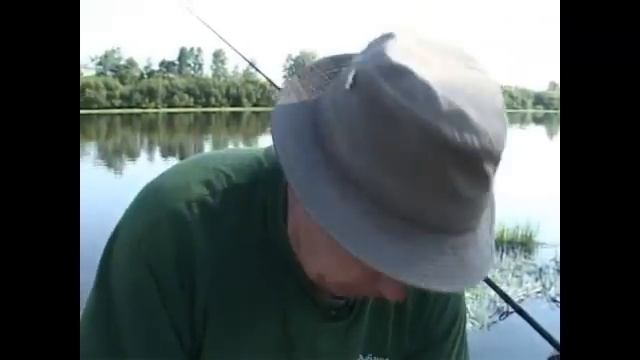 Фидер - летняя ловля фидером на речке смотреть онлайн