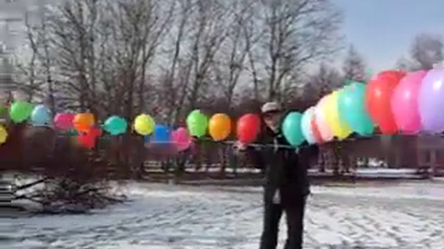 Масленица! Запуск 70-метровой цепочки шаров смотреть онлайн