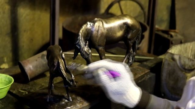 #СКУЛЬПТУРА / создание / "ЛОШАДЬ С ЖЕРЕБЁНКОМ" смотреть онлайн