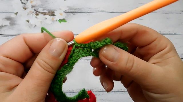 Брелок Роза | Вяжем крючком подарок на 8 марта | Crochet a rose keychain смотреть онлайн