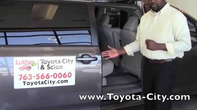 2011 | Toyota | Sienna | Power Sliding Doors | How To by Toyota City Minneapolis MN смотреть онлайн