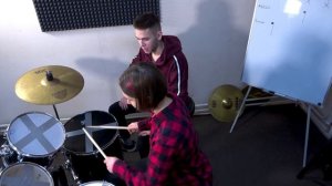Играем на барабанах