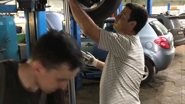 Защитная смазка регулировочных болтов КИА СИД 2018. смотреть онлайн