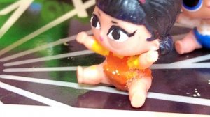 КОНФЕТНЫЕ ВАННЫ В ДЕТСКОМ САДИКЕ?? Новые воспитатели в ШОКЕ) куклы ЛОЛ сюрприз мультики ДаринелКА