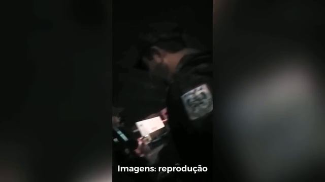 Policiais civis e militares se desentendem e apontam armas uns para os outros смотреть онлайн