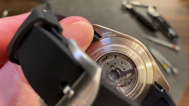TUDOR Black Bay 58 925 Watch Review in Sterling Silver — 6 Months Later … Did it TARNISH ??? смотреть онлайн