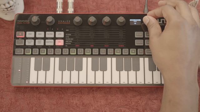 ONE MINUTE SYNTH REVIEW!!! Ep. 22 IK Multimedia Uno Synth Pro Desktop (Halloween Special) смотреть онлайн