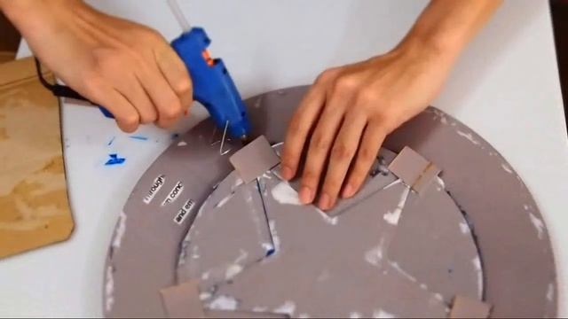 How to DIY Captain America's Shield Part 2 - Cardboard (PDF template) смотреть онлайн