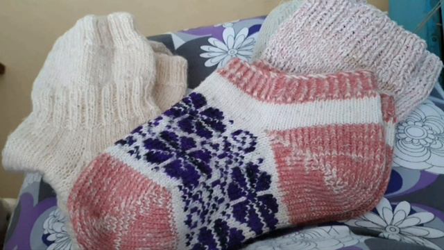 Анпакинг.🤔Латаю носки,следки,Бахтик помогает!🦜😁Ночью спать невозможно!😳🚜 смотреть онлайн