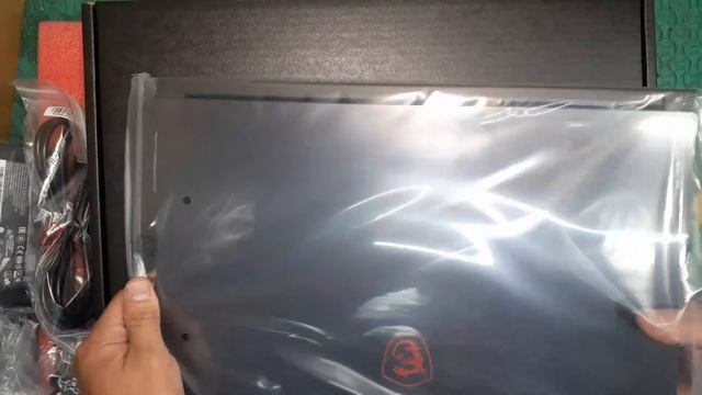 MSI GF63 Thin 10UC Unboxing смотреть онлайн