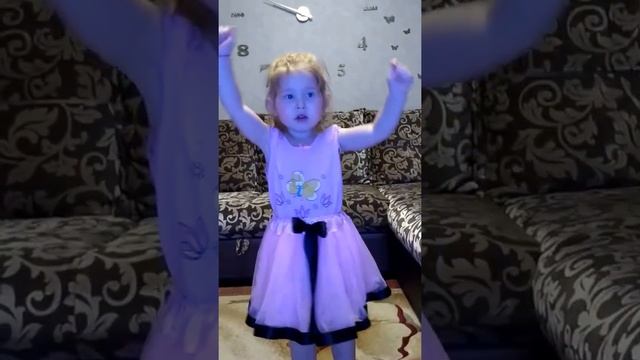 Тучка! Танец Тучка! Учимся танцевать! Детские танцы! Танец под песню "Тучка"! смотреть онлайн