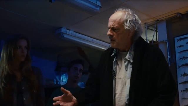 [ТРЕШ ОБЗОР] фильма ПИРАНЬИ 3DD (В 2 раза больше бреда) смотреть онлайн