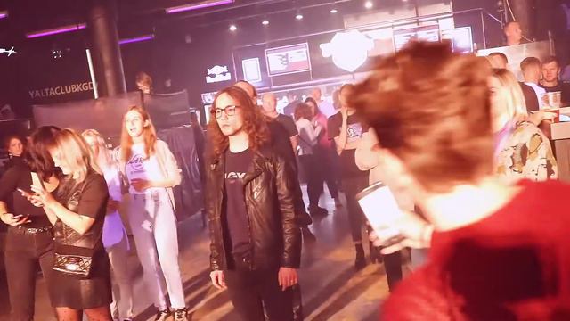 Бруствер - Мира Больше Нет (Live In Yalta 2021) смотреть онлайн