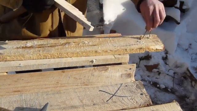 Гвозди вытаскиваем ТРУБОЙ, диаметром 32 мм смотреть онлайн