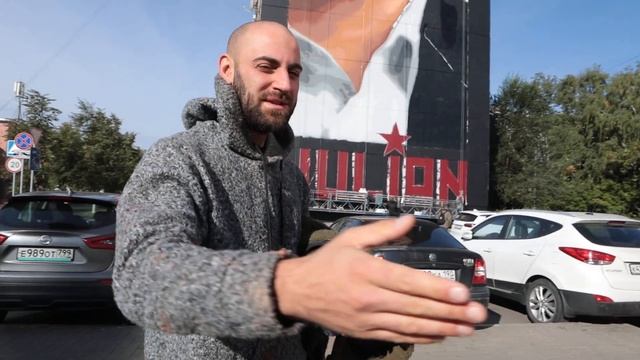 Джулиан Ассанж, мурал в Железнодорожном смотреть онлайн