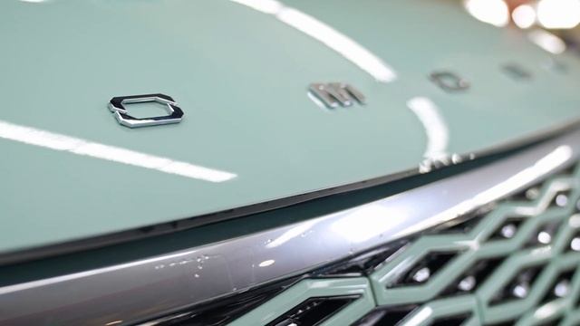 Оклейка капота Omoda C5 полиуретановой пленкой Brontero смотреть онлайн