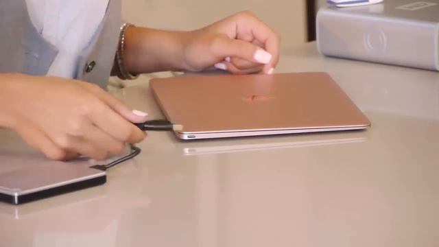 Elevate Your MacBook Experience: Must-Have Accessories for Apple Enthusiasts смотреть онлайн