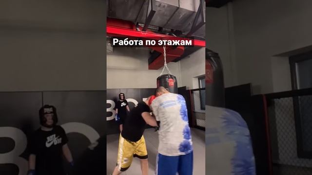 Две эффективные комбинации что бы разобрать соперника #бокс #boxingtraining #школабокса смотреть онлайн