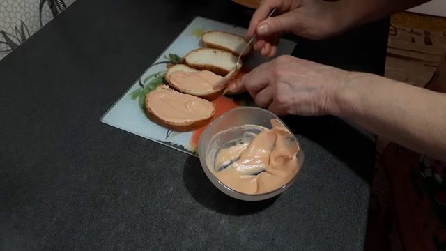 Горячие бутерброды на завтрак. Быстро, вкусно, сытно. Можно взять в дорогу. смотреть онлайн
