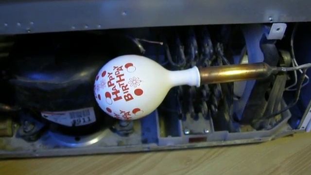 R 600a с холодильника в шарик експеримент смотреть онлайн