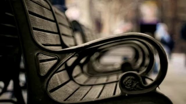 Надежда Тихонова «Шёл по улицам бог» смотреть онлайн